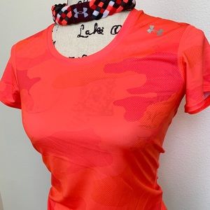 New Under armour neon fitted top
